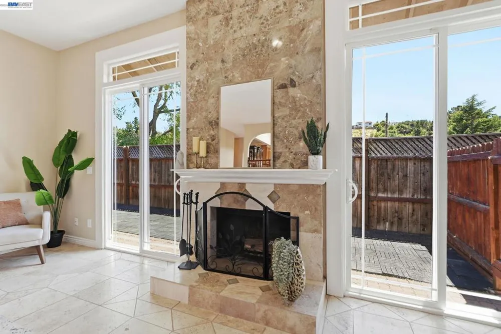 210 Amend Ct El Sobrante, CA 94803