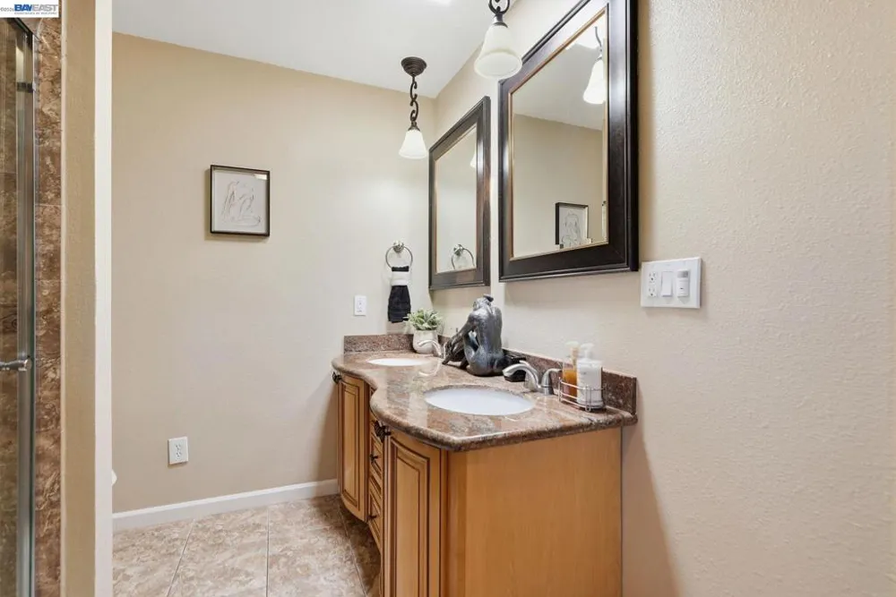 210 Amend Ct El Sobrante, CA 94803