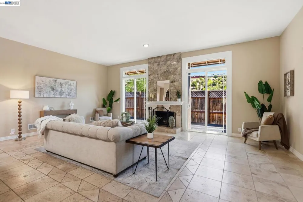 210 Amend Ct El Sobrante, CA 94803