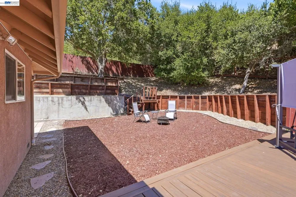 210 Amend Ct El Sobrante, CA 94803