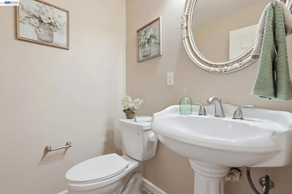 210 Amend Ct El Sobrante, CA 94803