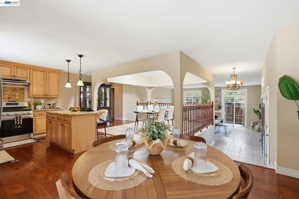 210 Amend Ct El Sobrante, CA 94803
