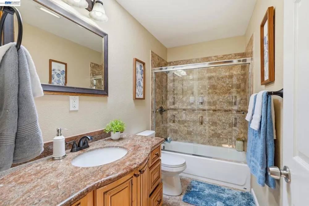 210 Amend Ct El Sobrante, CA 94803