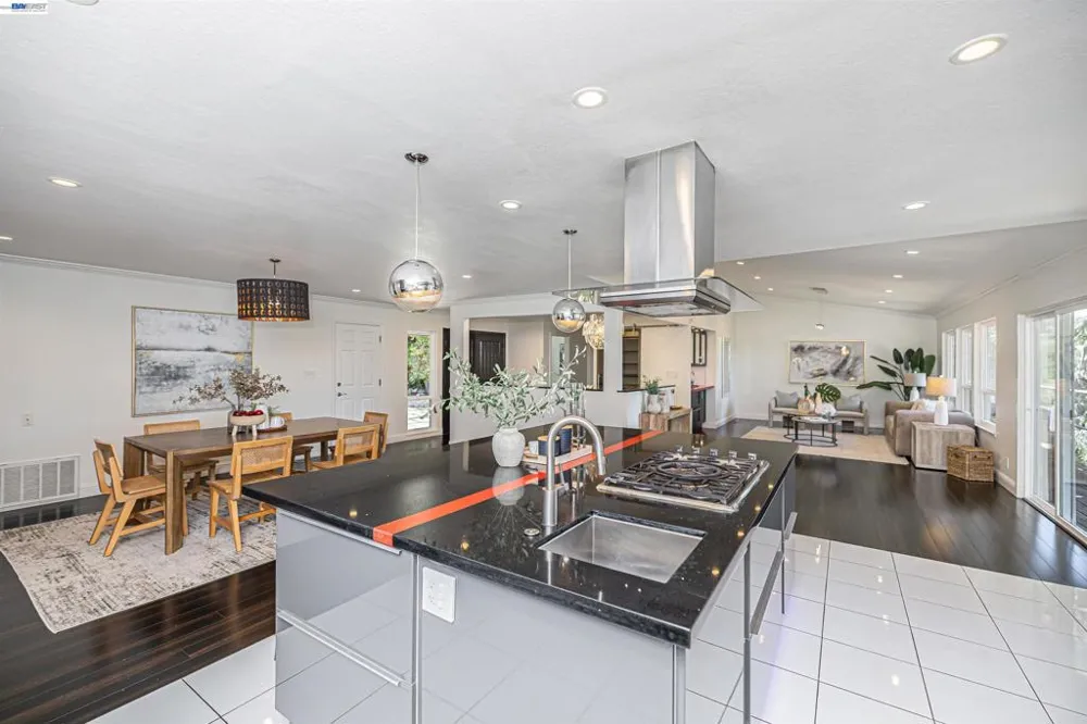 3060 Todd Ct Castro Valley, CA 94546