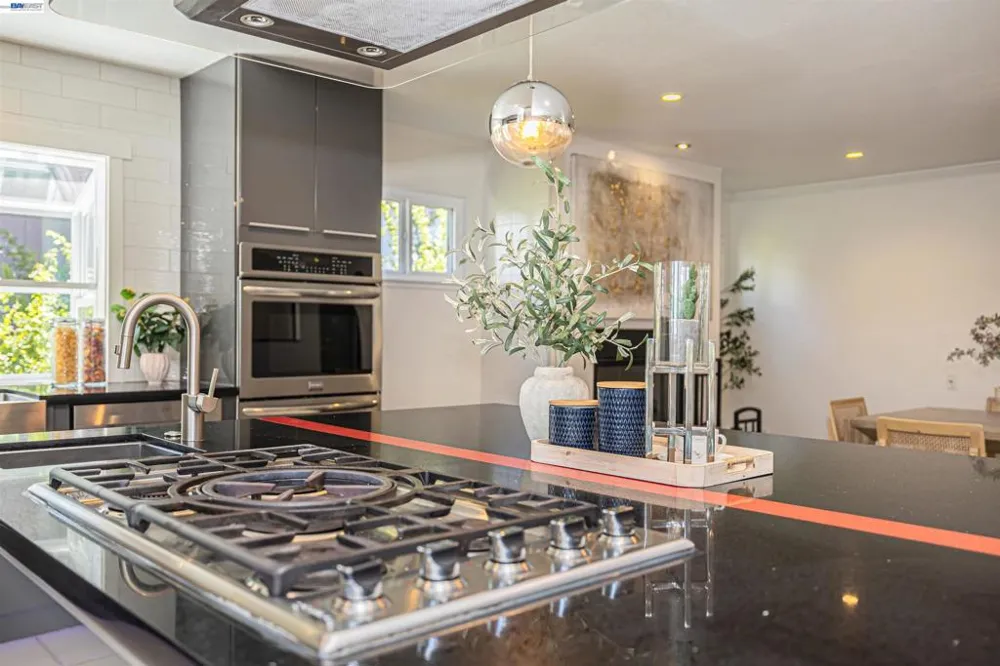 3060 Todd Ct Castro Valley, CA 94546