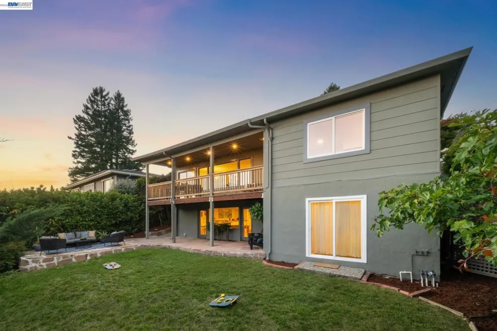 6957 ARMOUR DRIVE Oakland, CA 94611