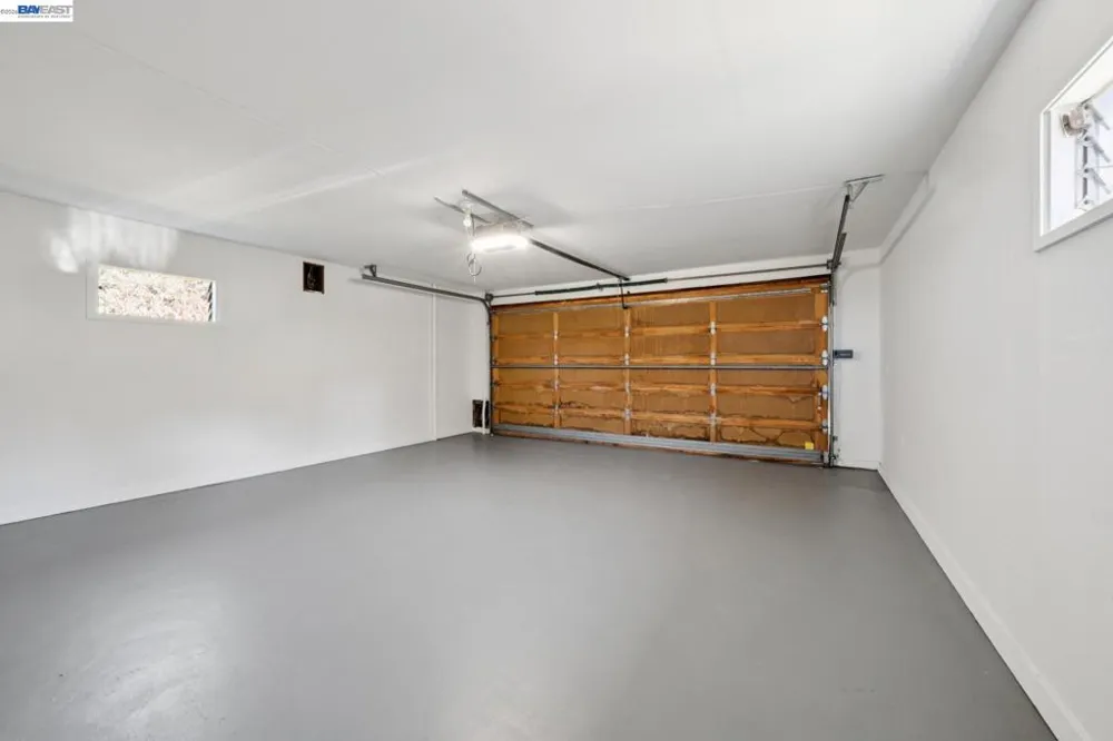 6957 ARMOUR DRIVE Oakland, CA 94611