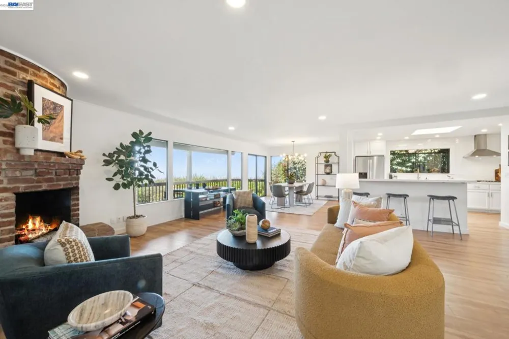 6957 ARMOUR DRIVE Oakland, CA 94611