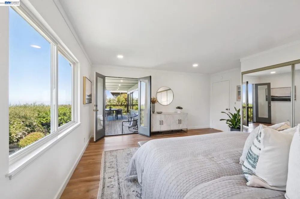 6957 ARMOUR DRIVE Oakland, CA 94611