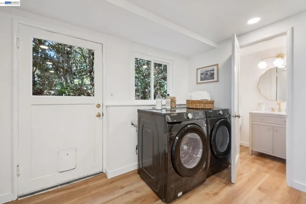 6957 ARMOUR DRIVE Oakland, CA 94611