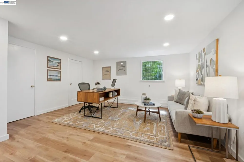 6957 ARMOUR DRIVE Oakland, CA 94611