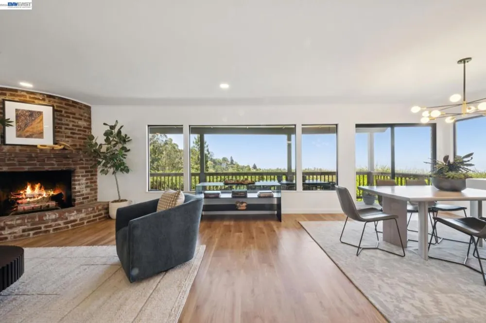 6957 ARMOUR DRIVE Oakland, CA 94611