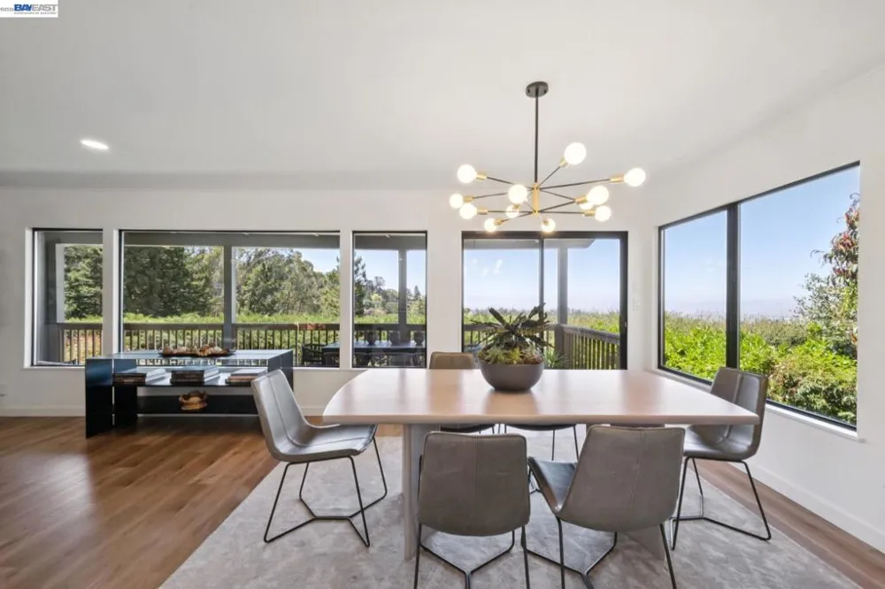 6957 ARMOUR DRIVE Oakland, CA 94611