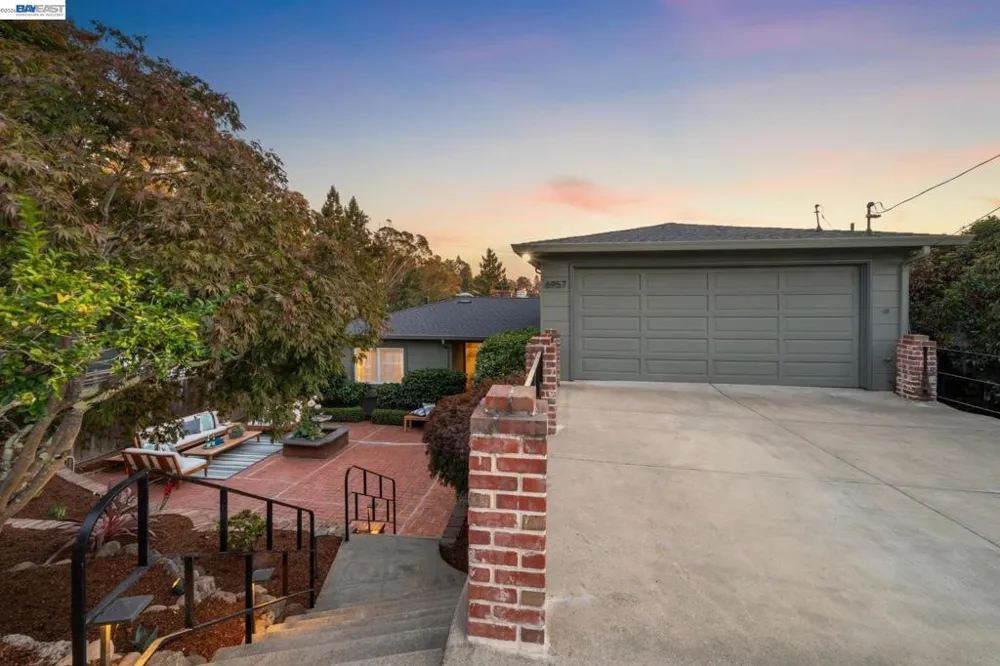 6957 ARMOUR DRIVE Oakland, CA 94611