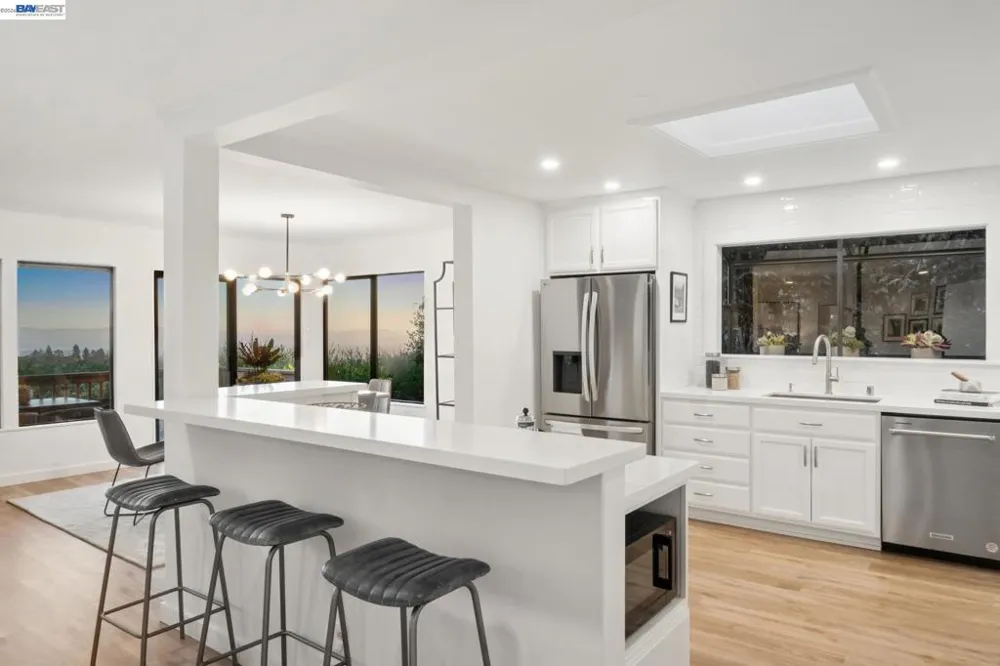 6957 ARMOUR DRIVE Oakland, CA 94611