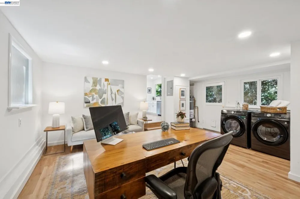 6957 ARMOUR DRIVE Oakland, CA 94611