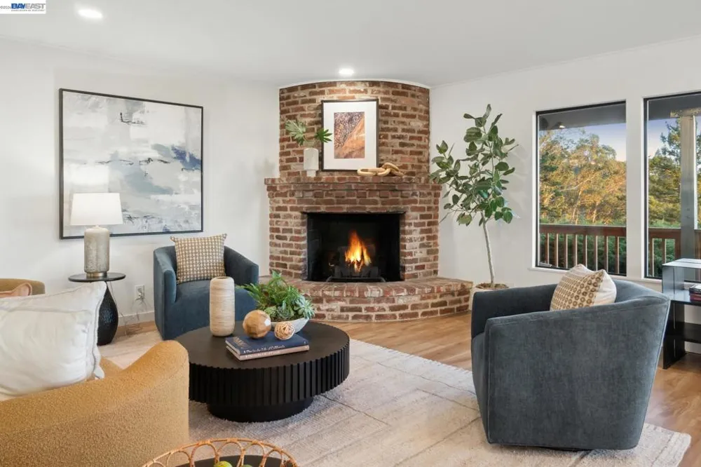 6957 ARMOUR DRIVE Oakland, CA 94611