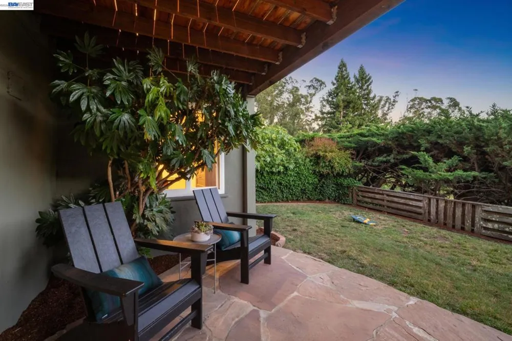 6957 ARMOUR DRIVE Oakland, CA 94611