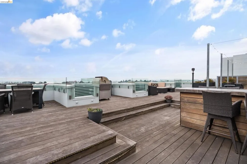 6465 San Pablo Ave #3-3 Oakland, CA 94608