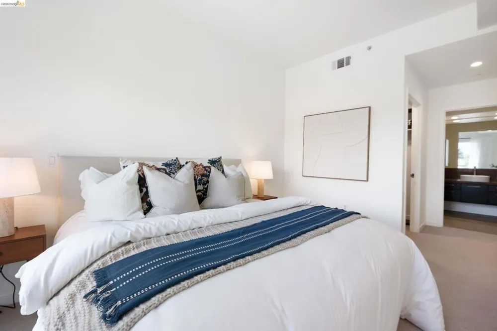 6465 San Pablo Ave #3-3 Oakland, CA 94608