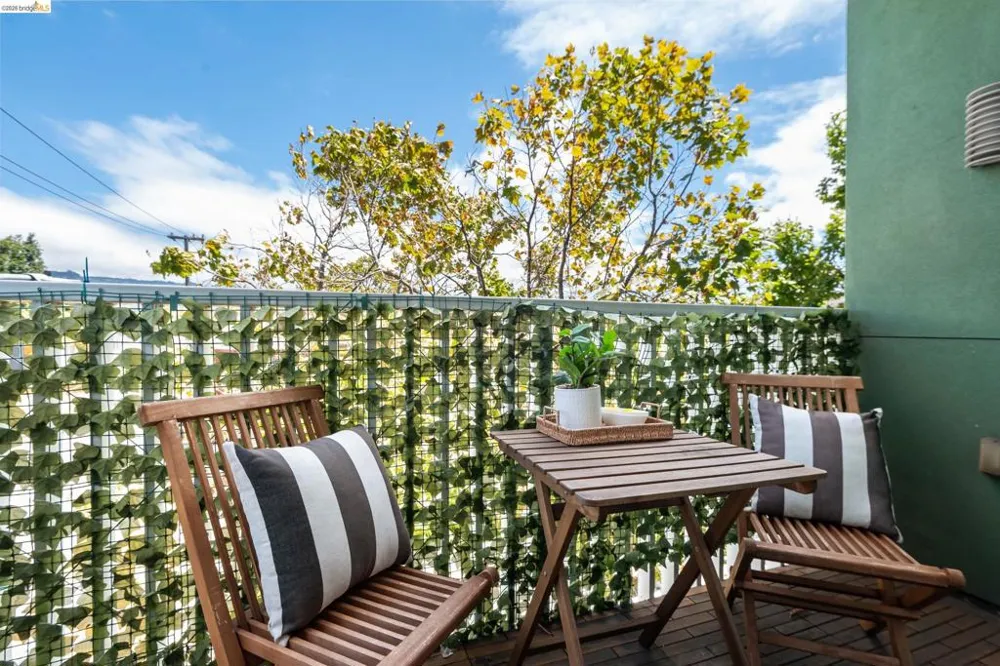 6465 San Pablo Ave #3-3 Oakland, CA 94608