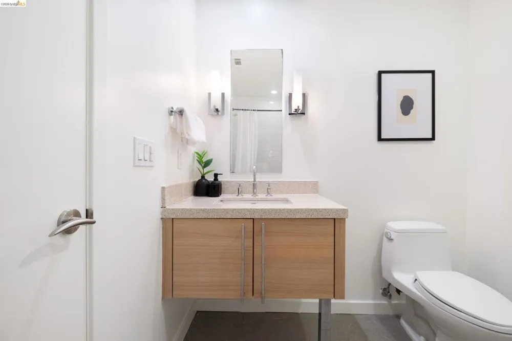 6465 San Pablo Ave #3-3 Oakland, CA 94608