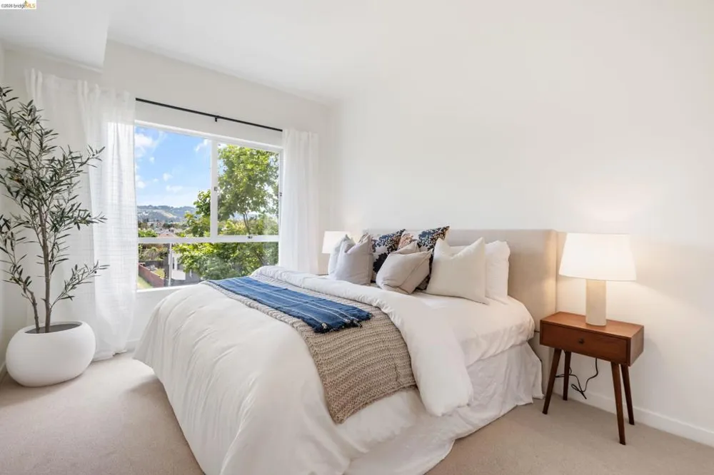 6465 San Pablo Ave #3-3 Oakland, CA 94608