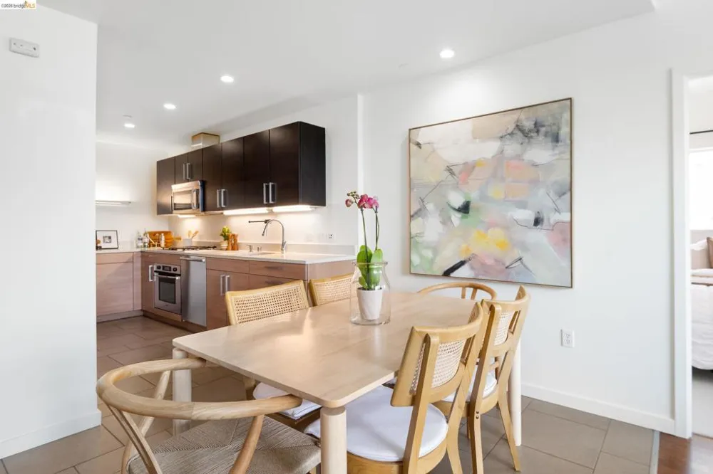 6465 San Pablo Ave #3-3 Oakland, CA 94608