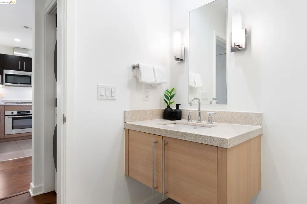 6465 San Pablo Ave #3-3 Oakland, CA 94608