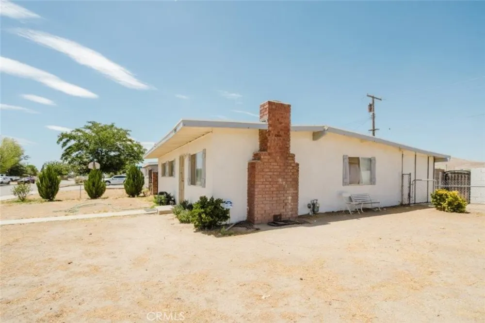 2001 Oak Street Rosamond, CA 93560