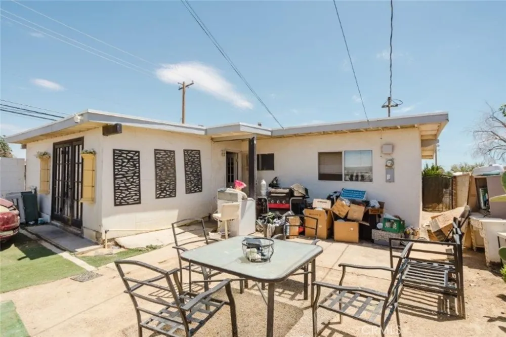 2001 Oak Street Rosamond, CA 93560