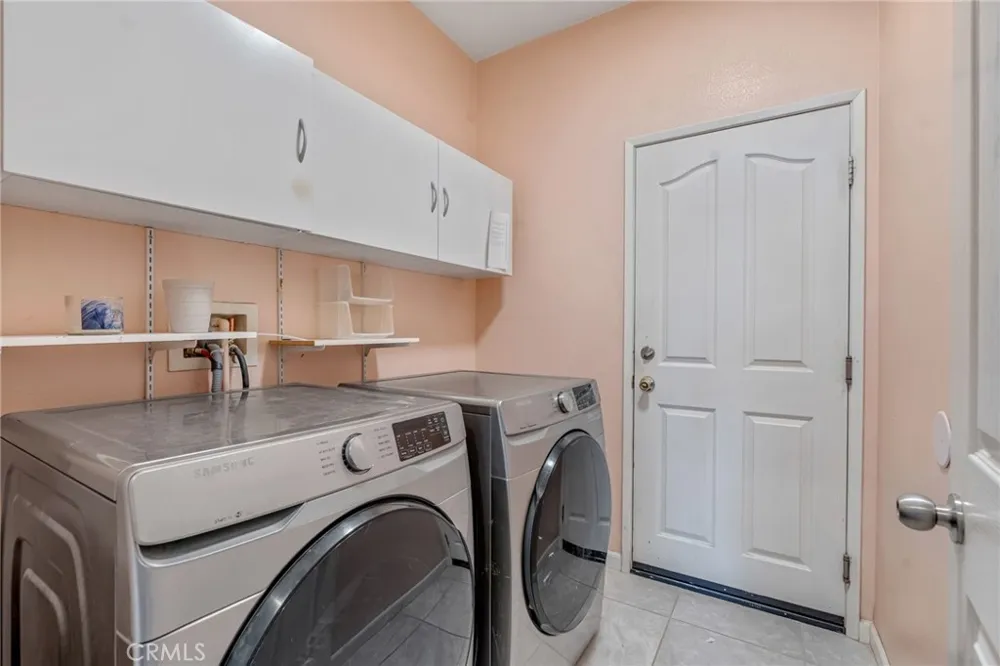 2158 Sierra Linda Barstow, CA 92311
