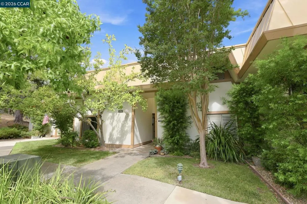 1252 Singingwood Ct. #3 Walnut Creek, CA 94595