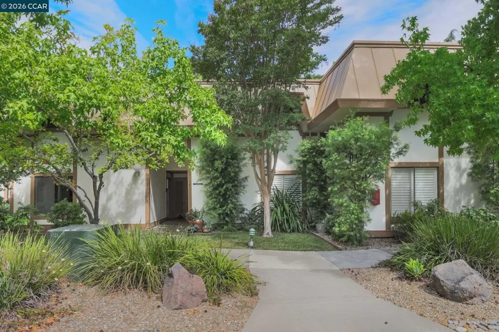 1252 Singingwood Ct. #3 Walnut Creek, CA 94595