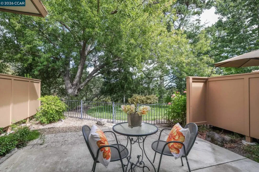 1252 Singingwood Ct. #3 Walnut Creek, CA 94595