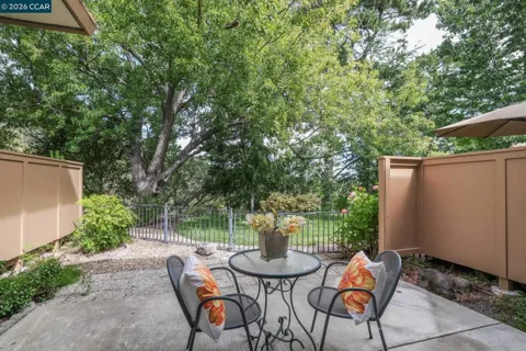 1252 Singingwood Ct. #3