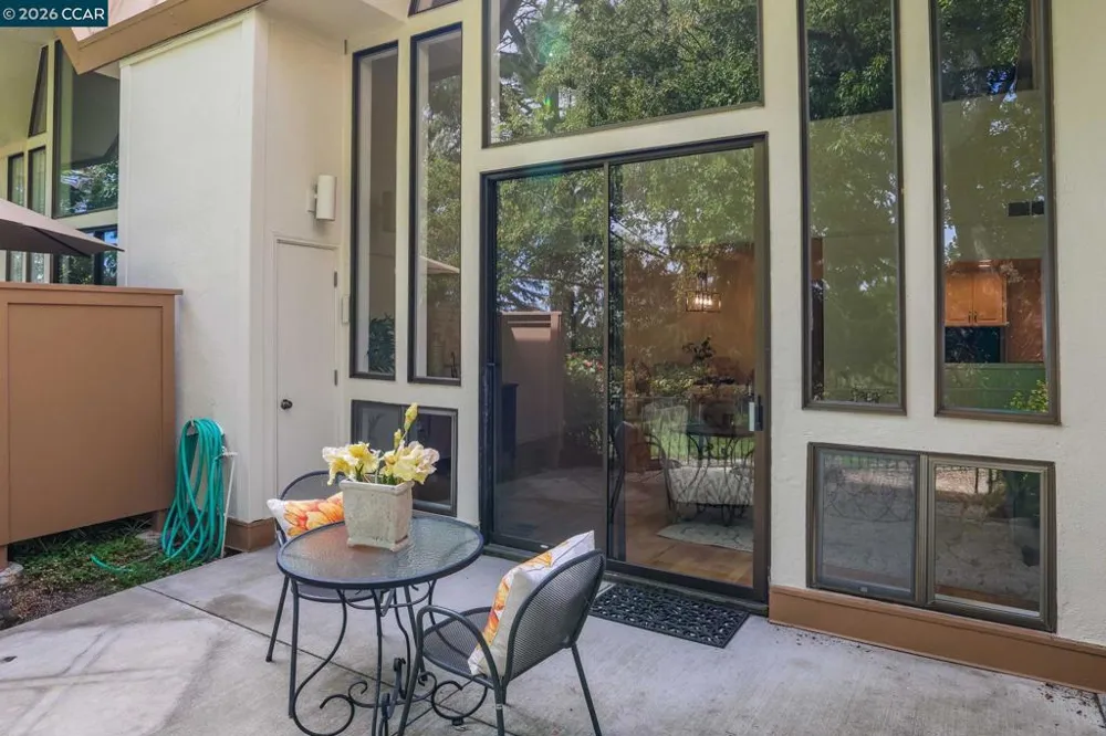 1252 Singingwood Ct. #3 Walnut Creek, CA 94595