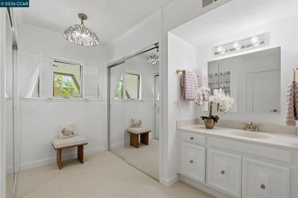 1252 Singingwood Ct. #3 Walnut Creek, CA 94595