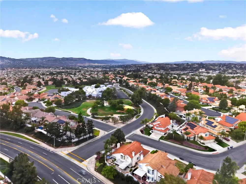 45388 Callesito Burgos Temecula, CA 92592