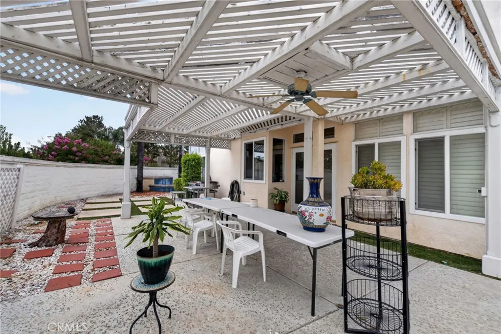45388 Callesito Burgos Temecula, CA 92592