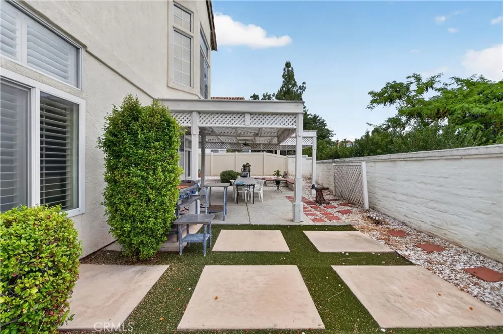 45388 Callesito Burgos Temecula, CA 92592