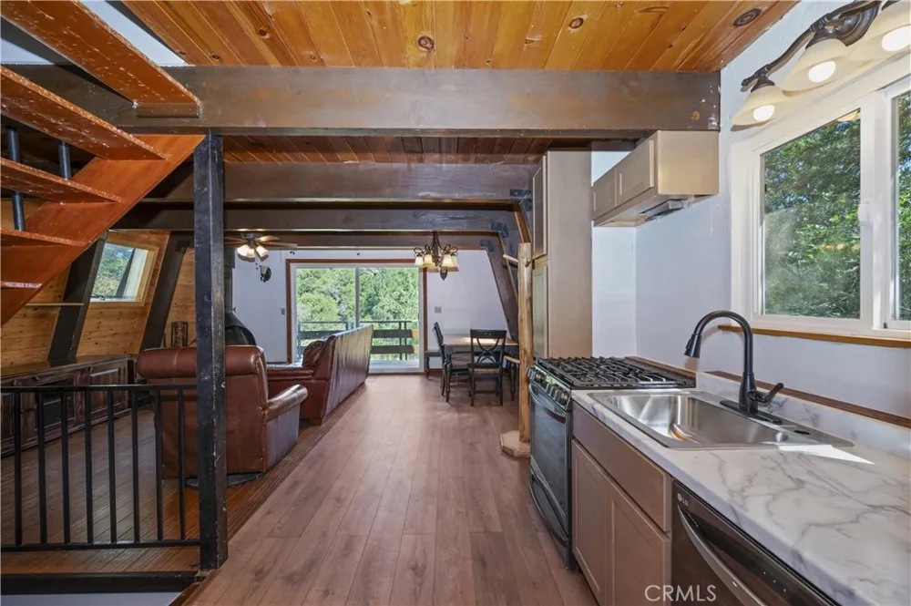 28673 Manitoba Lake Arrowhead, CA 92352