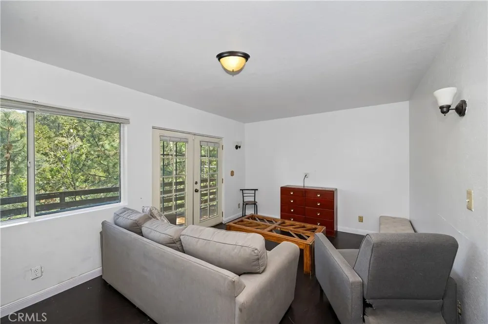 28673 Manitoba Lake Arrowhead, CA 92352