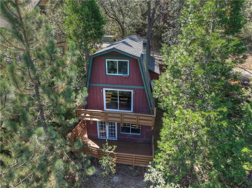 28673 Manitoba Lake Arrowhead, CA 92352