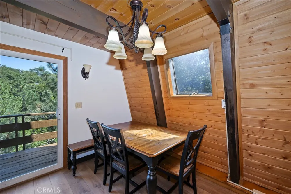 28673 Manitoba Lake Arrowhead, CA 92352