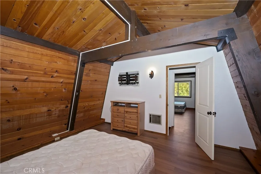 28673 Manitoba Lake Arrowhead, CA 92352
