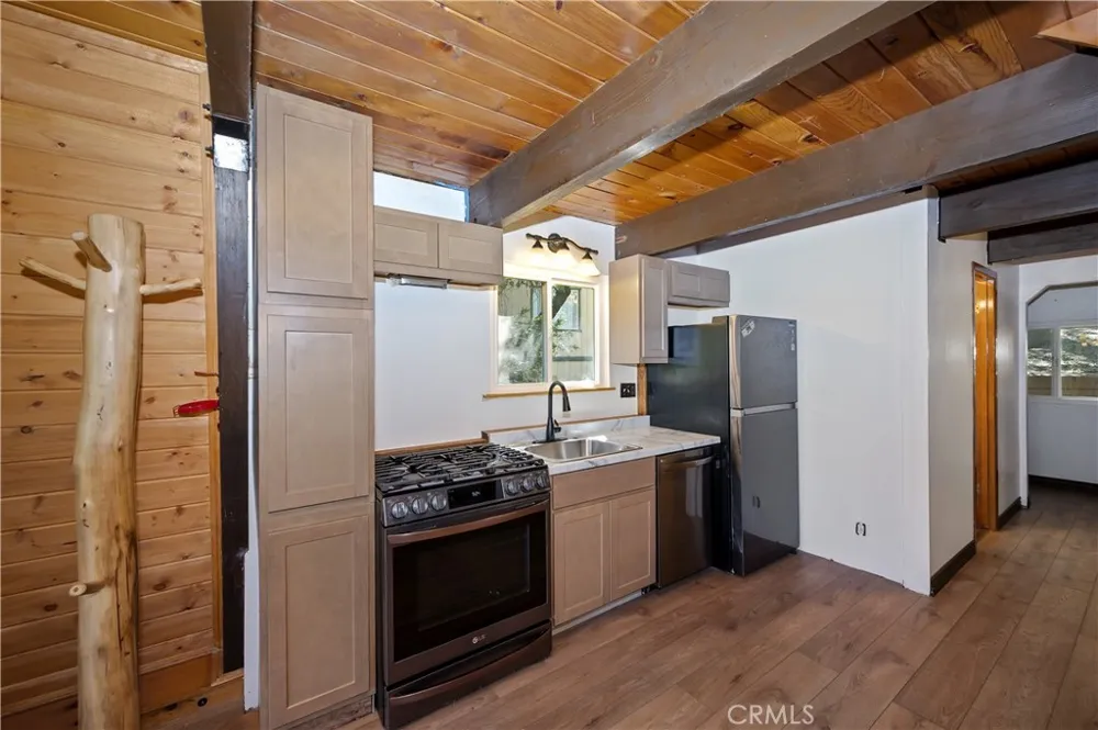 28673 Manitoba Lake Arrowhead, CA 92352