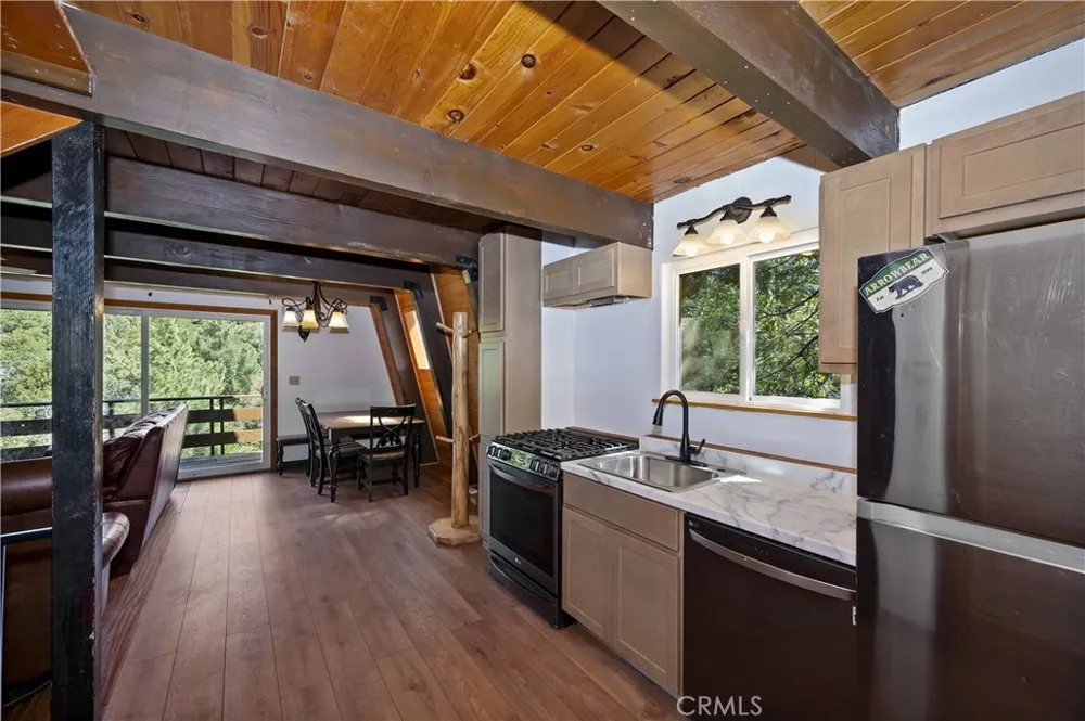 28673 Manitoba Lake Arrowhead, CA 92352