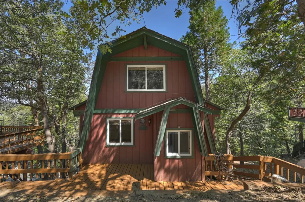 28673 Manitoba Lake Arrowhead, CA 92352