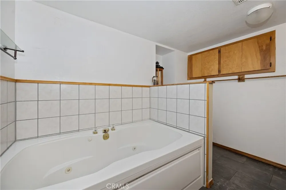 28673 Manitoba Lake Arrowhead, CA 92352
